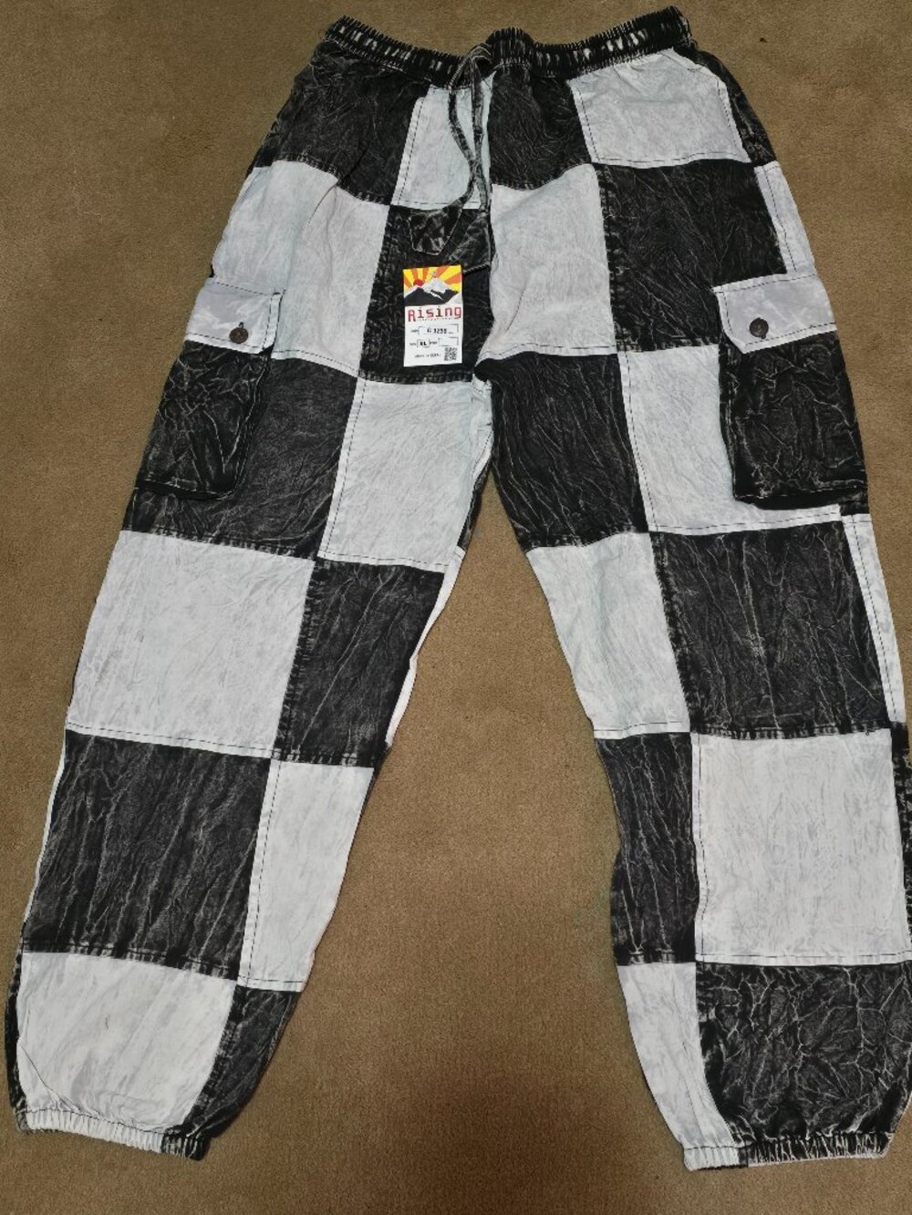 "Rising" XL black and Grey checkered cargo joggers